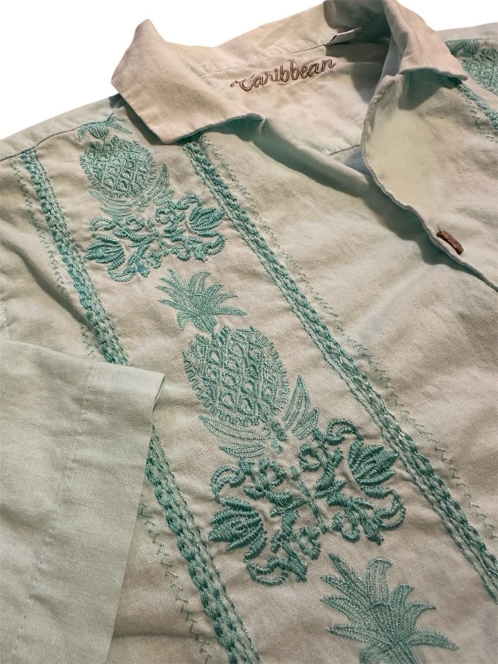 Caribbean Embroidered pineapple & flowers mint-colored linen-blend guayabera L